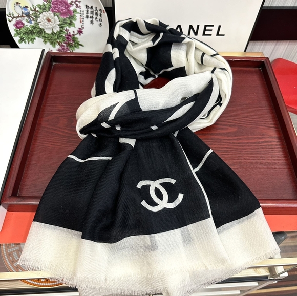 Chanel double c cashmere long scarf - Picture 8 of 9